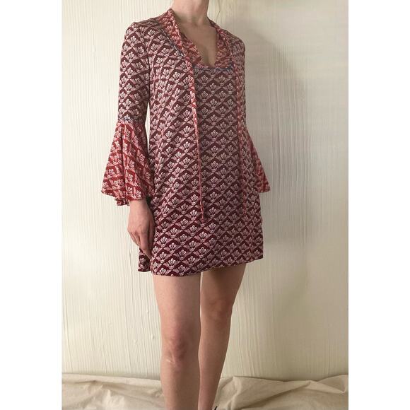 LIKELY Groovy Maroon Print Bell Sleeve Mini Dress US 2 - Picture 3 of 14